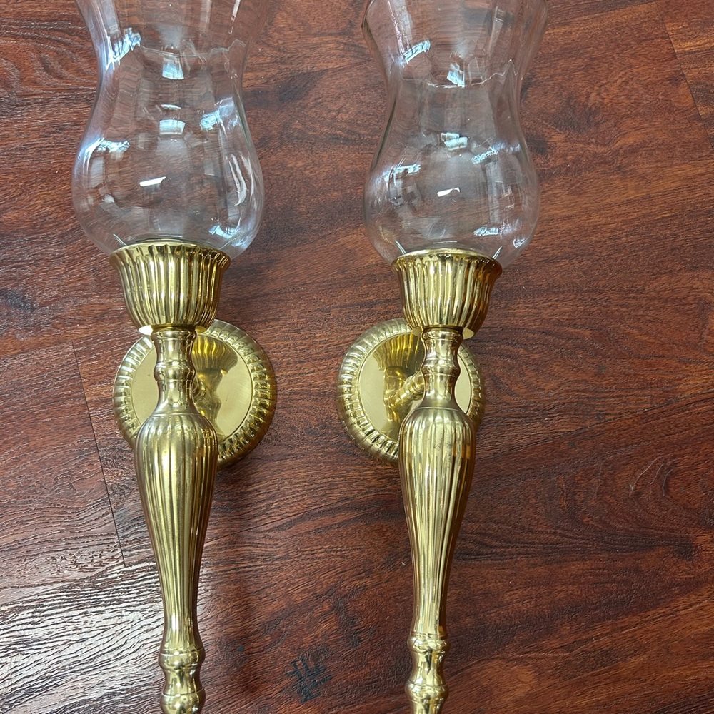Elegant brass and glass Wall Sconces